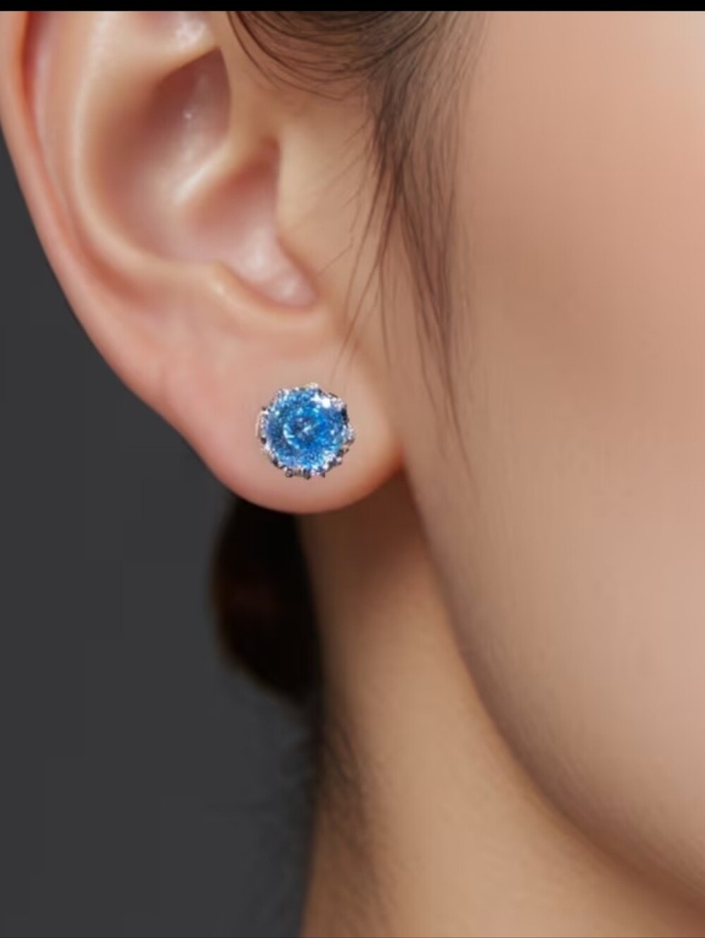 4 Carat Moissanite Blue Stud Earrings. NWT. 925 Sterling Silvee.
